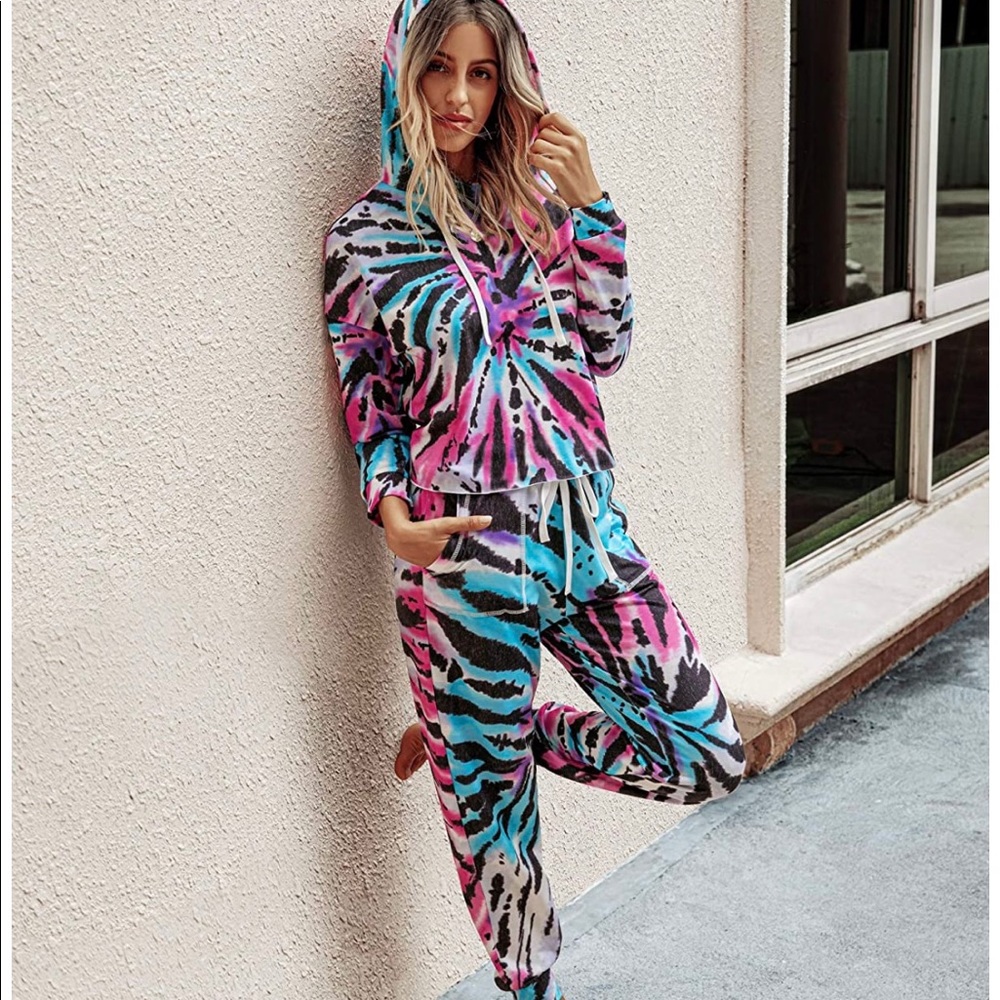 NWOT Pink and Blue Tie Dye Matching Set - Picture 3 of 5